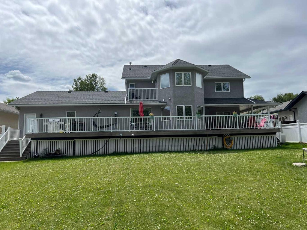 Photo of 302 8 Avenue, Fox Creek, AB T0H 1P0 (MLS # A2352612)