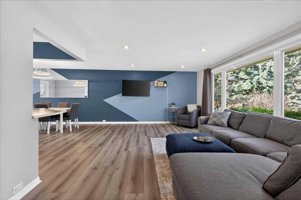 Photo of 611 Lake Linnet Crescent SE, Calgary, AB T2J 2J3 (MLS # A2303802)