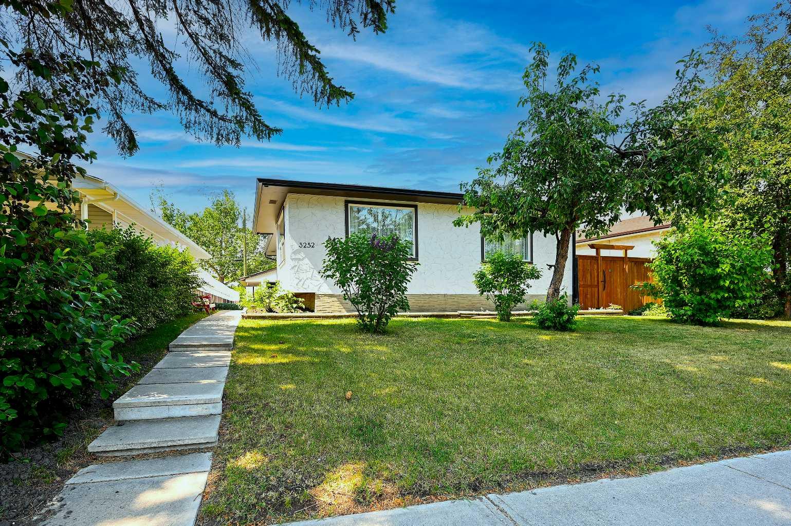 3252 Dover Ridge Drive SE