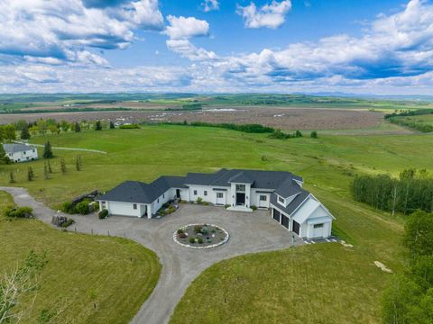 96012 198 Avenue W Rural Foothills County AB T1S 2W6