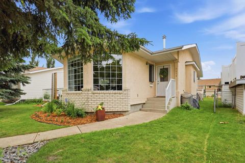 Photo of 5418 46 Street St, Lacombe, AB T4L 1H2 (MLS # A2329969)