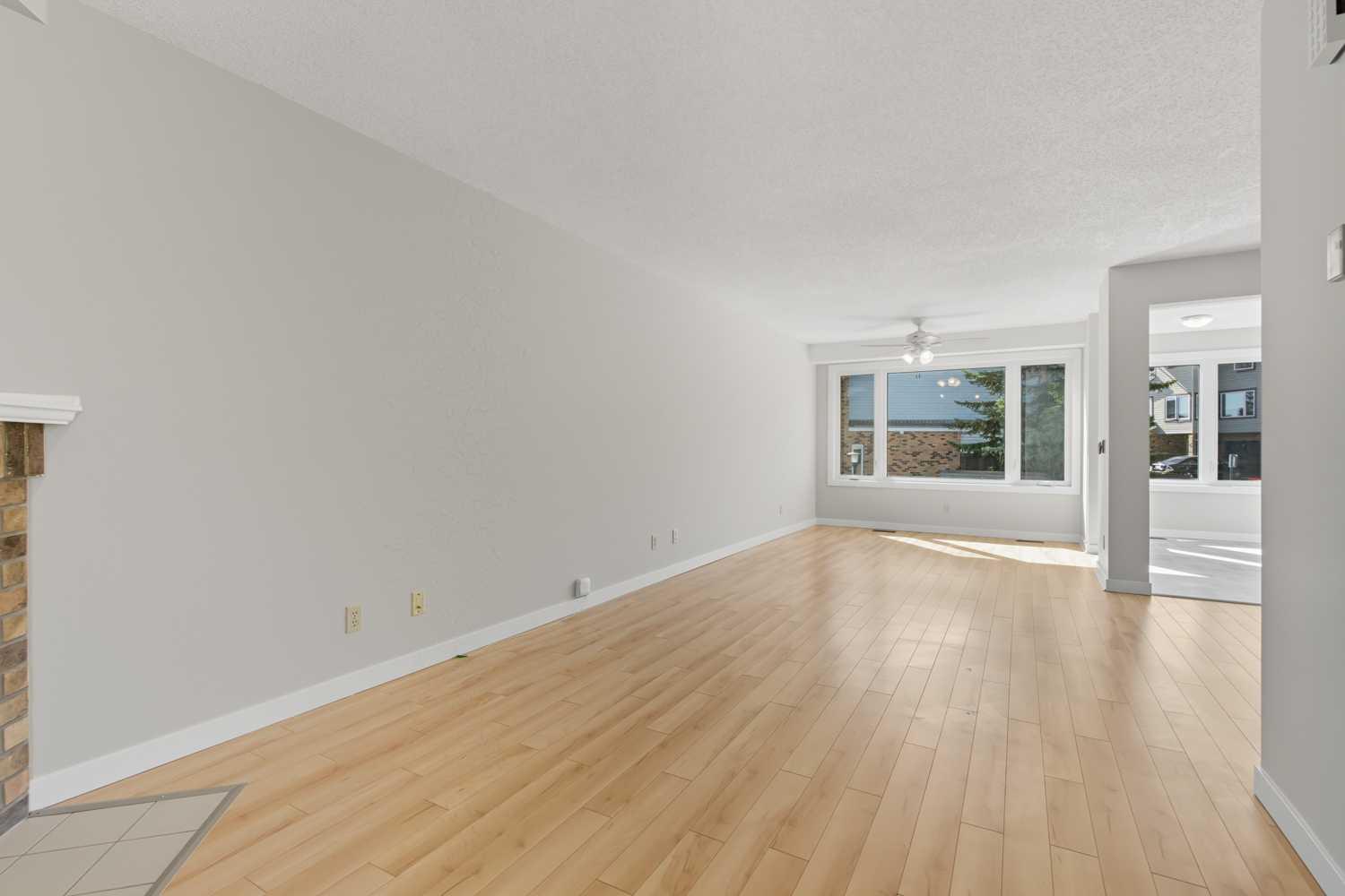 12 Coachway Gardens SW