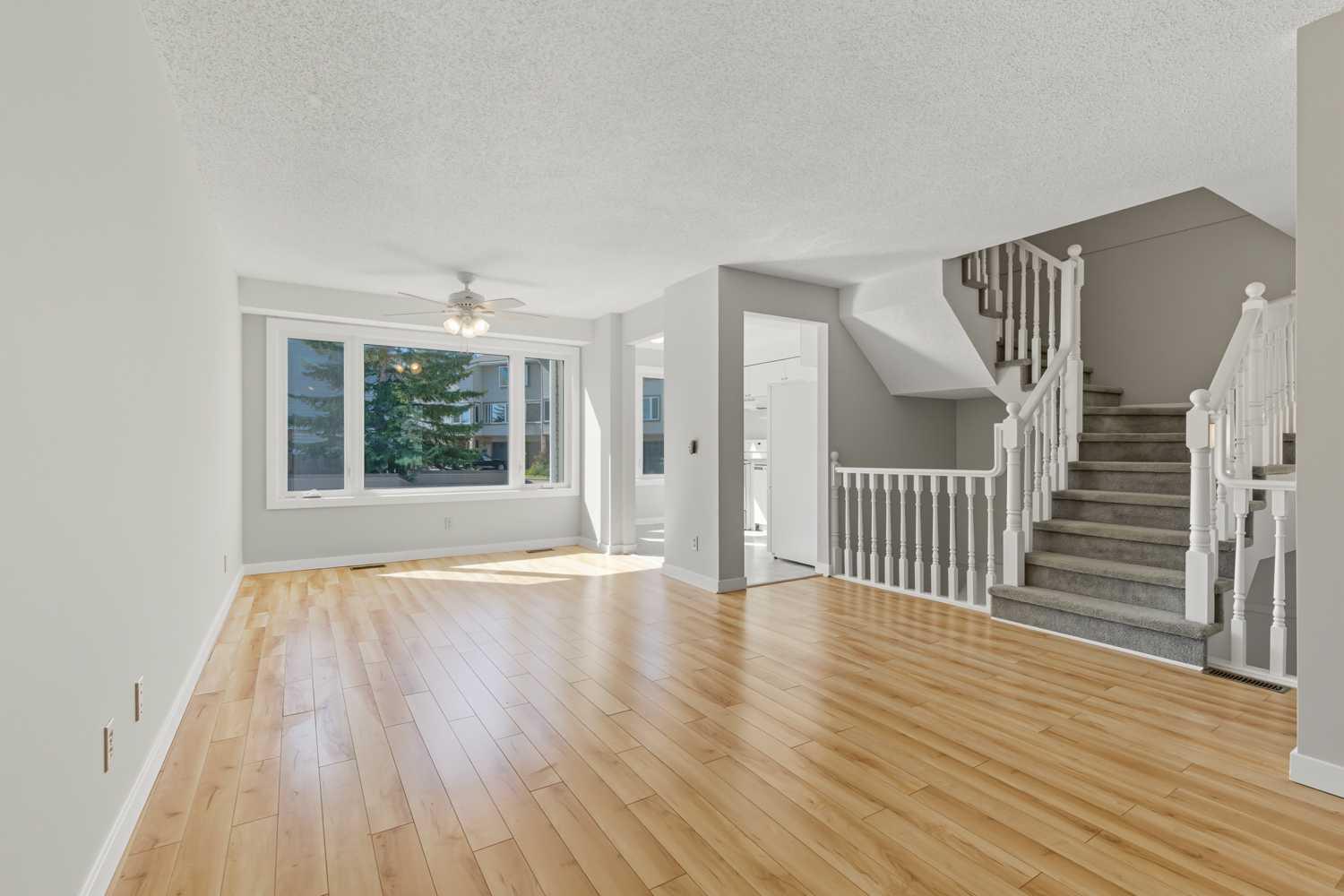 12 Coachway Gardens SW