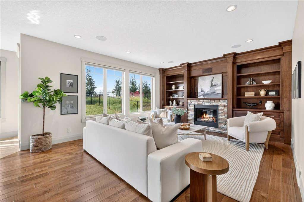 Photo of 115 Coulee Way SW, Calgary, AB T3H 0S4 (MLS # A2339895)