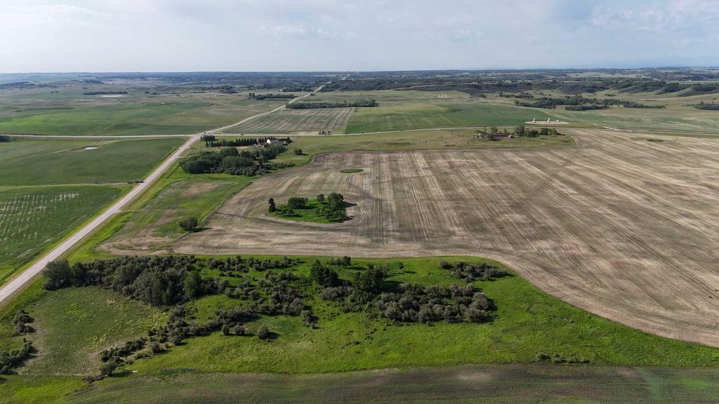 Photo of 143.29 acres corner of Hwy 567 and Lochend road, Rural Rocky View County, AB T4C 2H6 (MLS # A2292364)