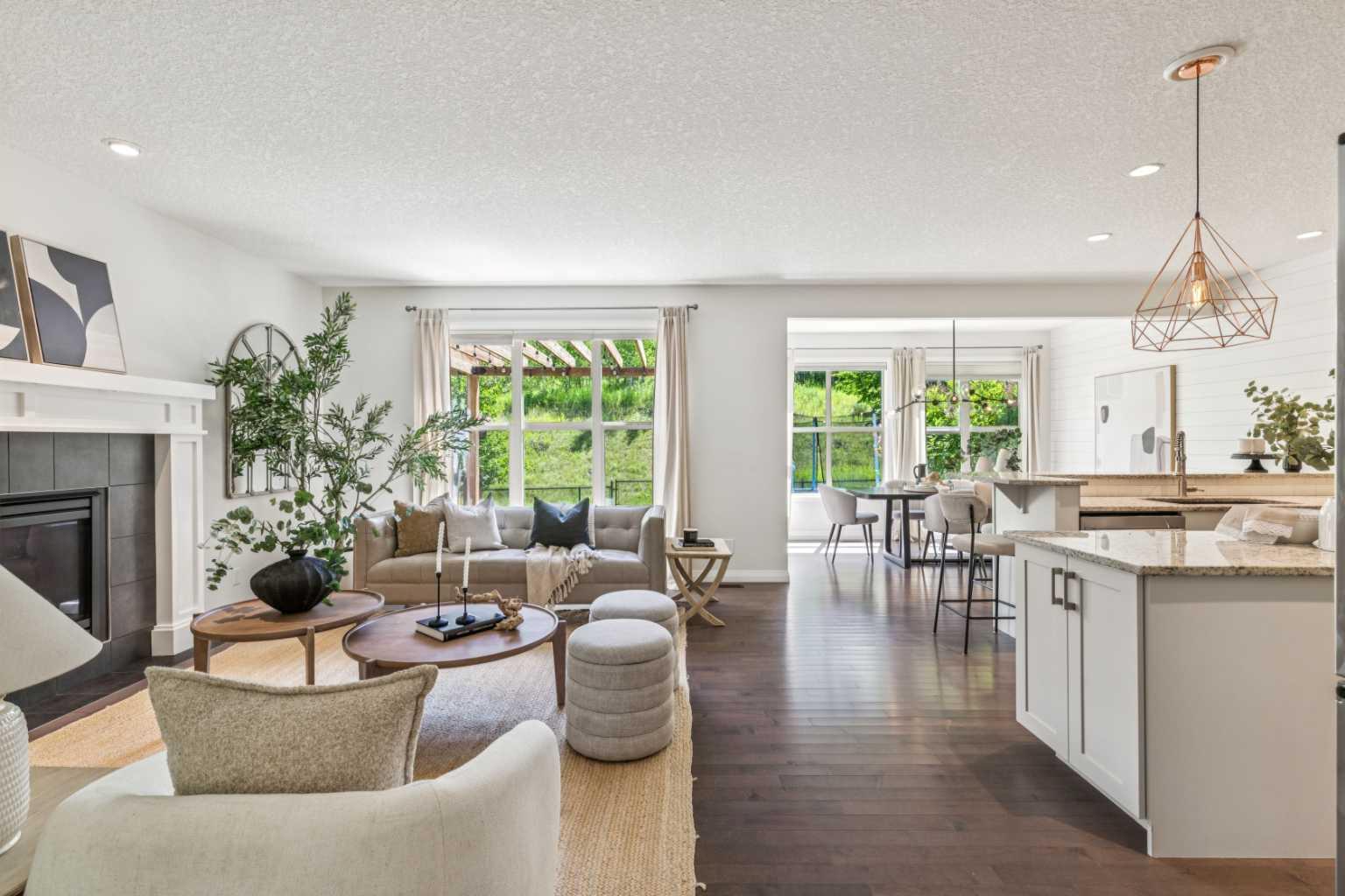 81 Riviera Crescent