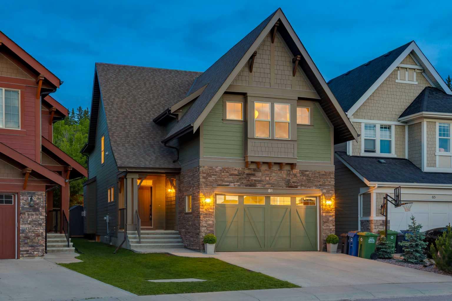 81 Riviera Crescent