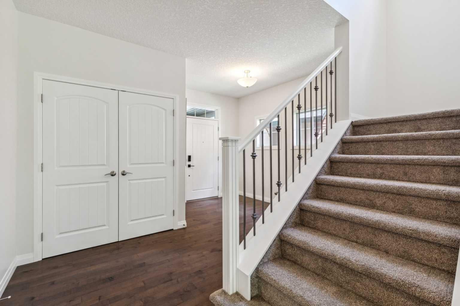81 Riviera Crescent