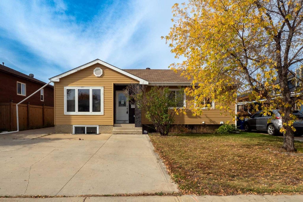 Photo of 125 Becker Crescent, Fort McMurray, AB T9K 1M6 (MLS # A2345810)