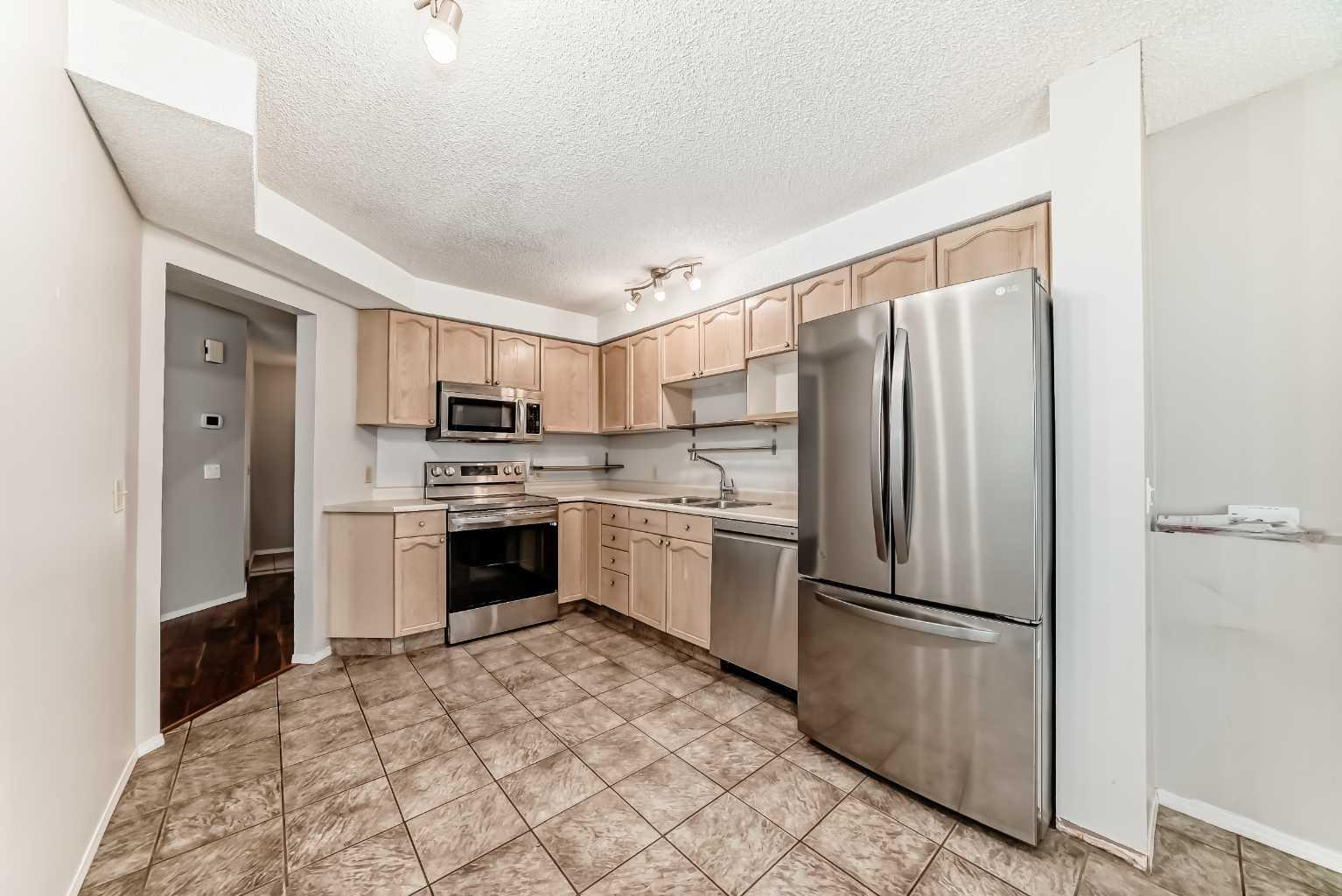 226 Coachway Lane SW