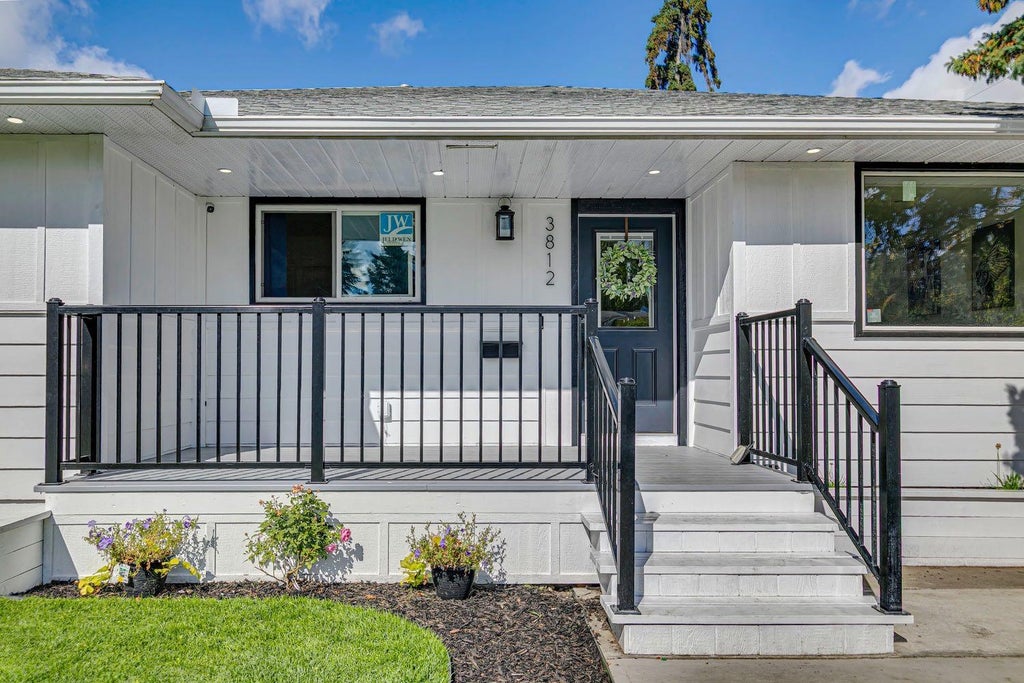 Photo of 3812 3 Avenue SW, Calgary, AB T3C 0A9 (MLS # A2345324)