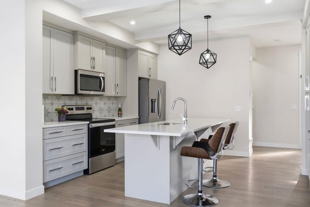 Photo of 304 Creekrun Crescent SW, Airdrie, AB T4B 5J8 (MLS # A2288118)