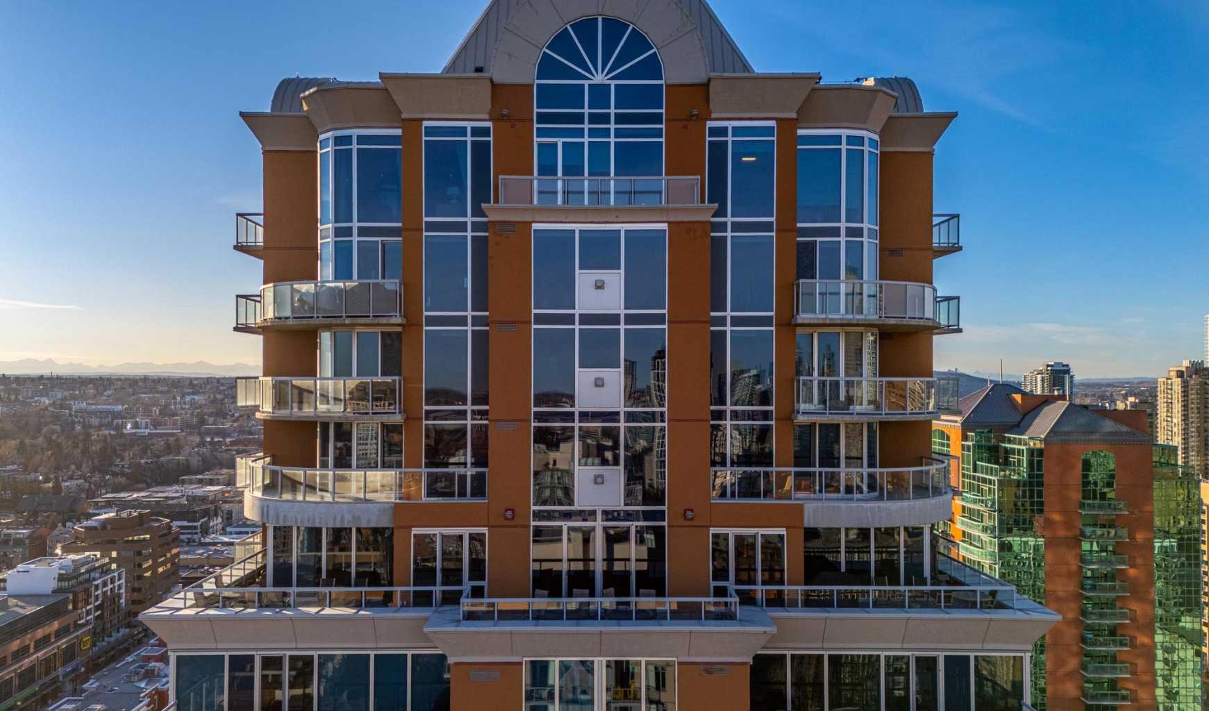 817 15 Avenue SW 2600