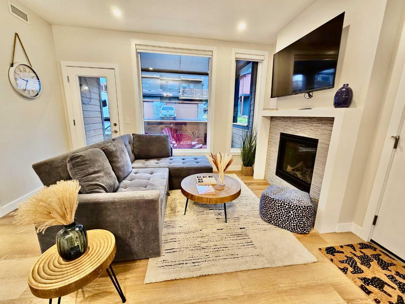 209 Stewart Creek Rise 202I