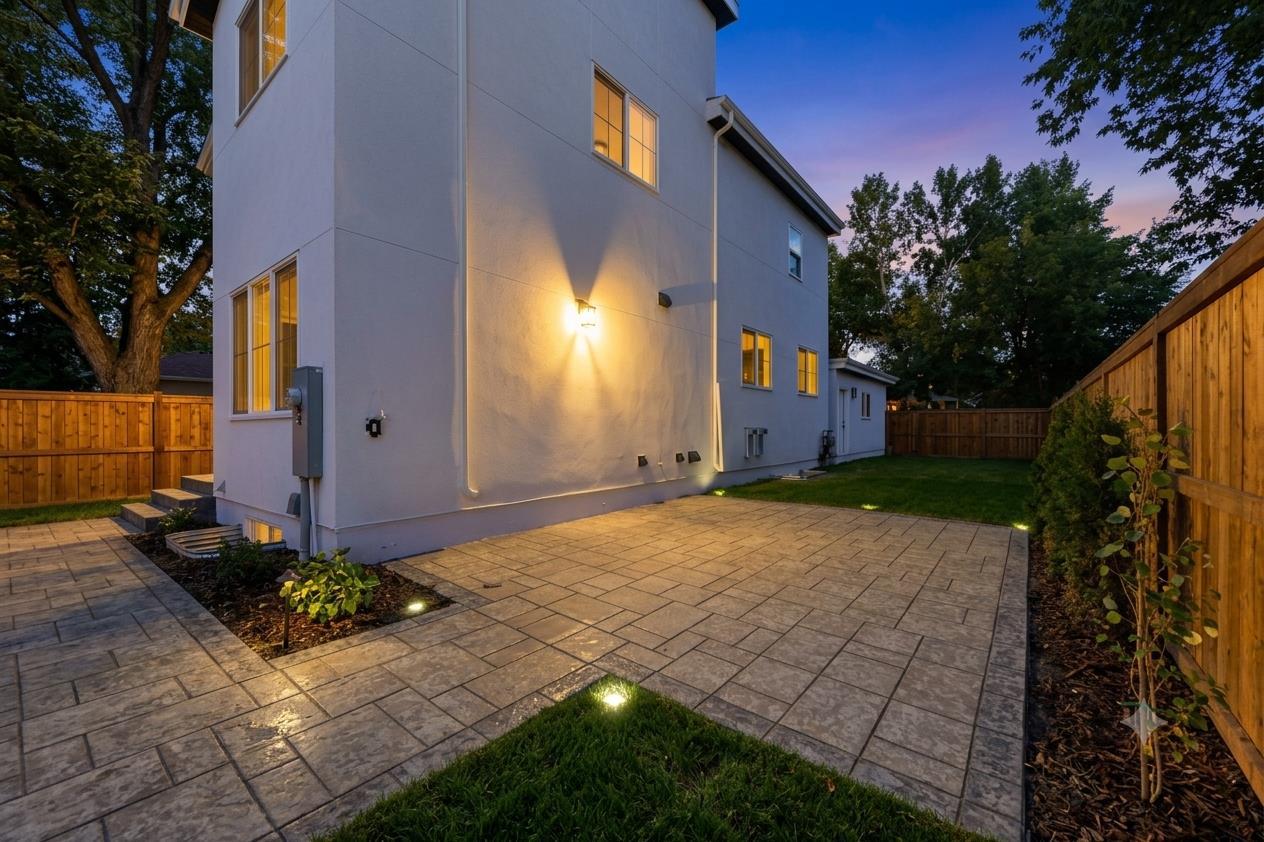 2826 31 Street SW