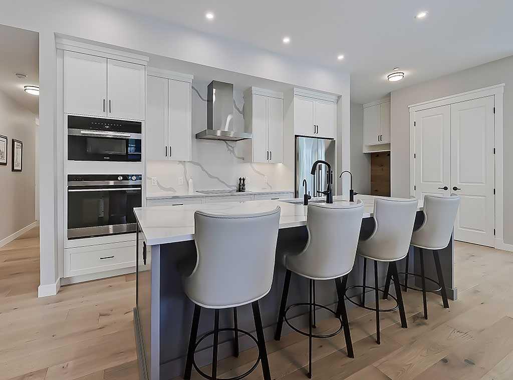 135 Lebel Crescent NW 201