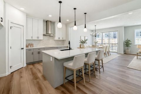 25 Starling Place NW Calgary AB T3P 2V6