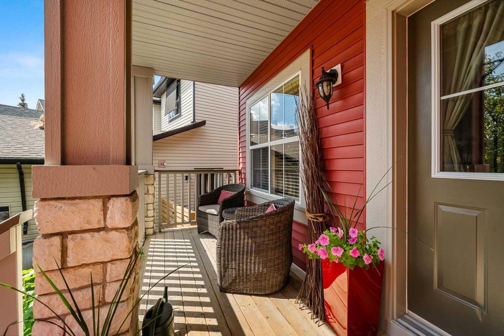 Photo of 122 Hidden Creek Heights NW, Calgary, AB T3A 6K9 (MLS # A2303964)