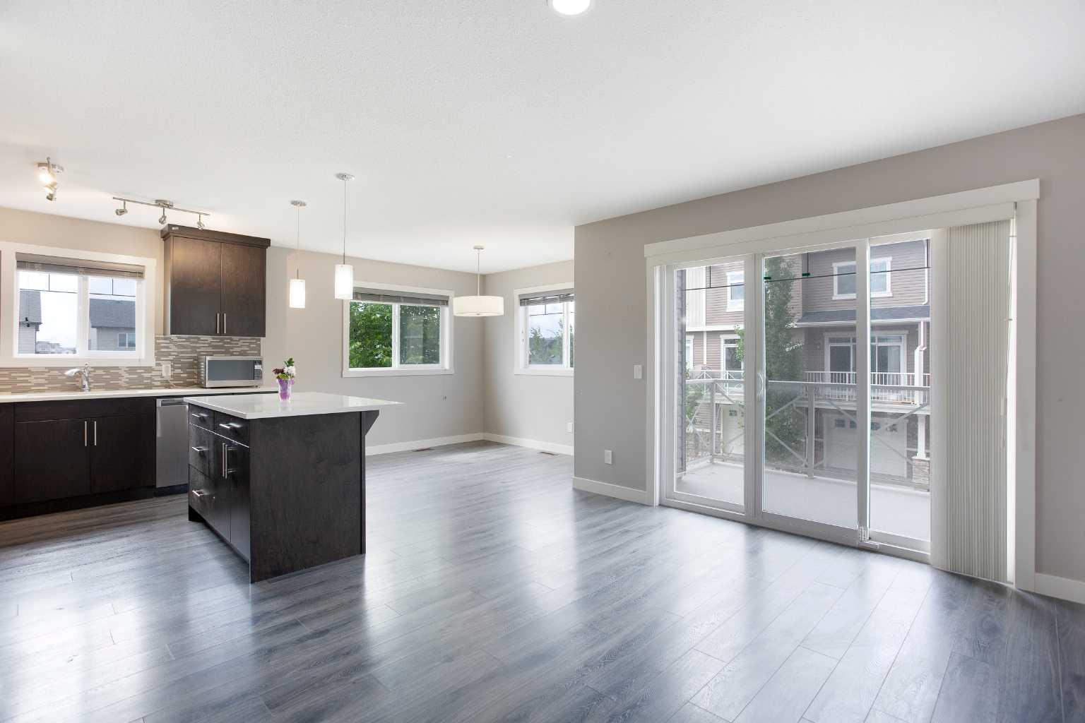 905 Skyview Ranch Grove NE