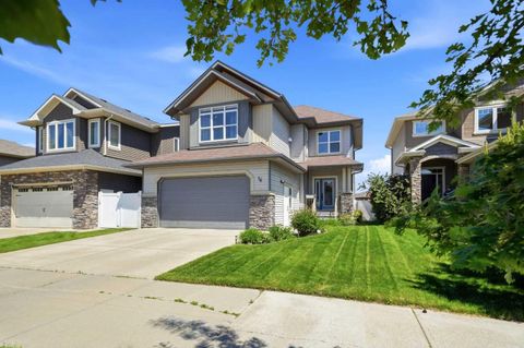 Photo of 16 Viscount Drive S, Red Deer, AB T4R 0H6 (MLS # A2324070)