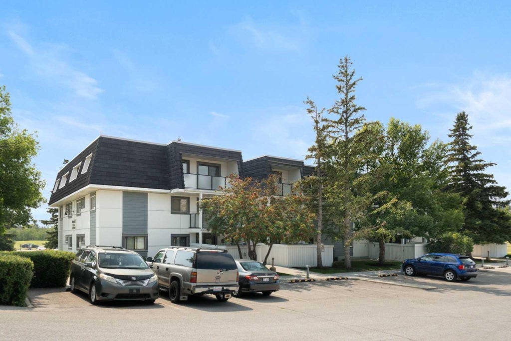 Photo of 3115 51 Street SW #2301, Calgary, AB T3E 6P4 (MLS # A2351321)