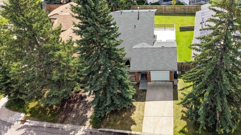Photo of 367 Woodridge Place SW, Calgary, AB T2W 3S5 (MLS # A2344229)