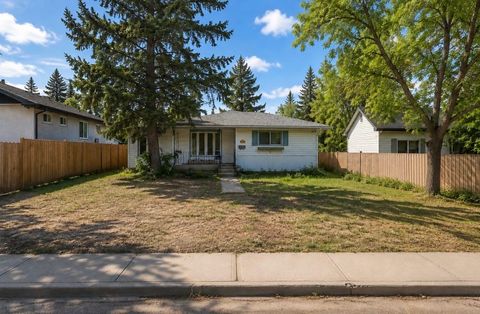Photo of 8131 44 Avenue NW, Calgary, AB T3B 1Y1 (MLS # A2326715)