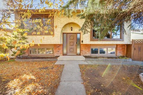 Photo of 150 Midcrest Crescent SE, Calgary, AB T2X 1B6 (MLS # A2266156) Photo of 150 Midcrest Crescent SE, Calgary, AB T2X 1B6 (MLS # A2266156)