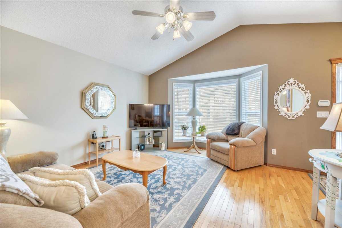 280 Cramond Close SE