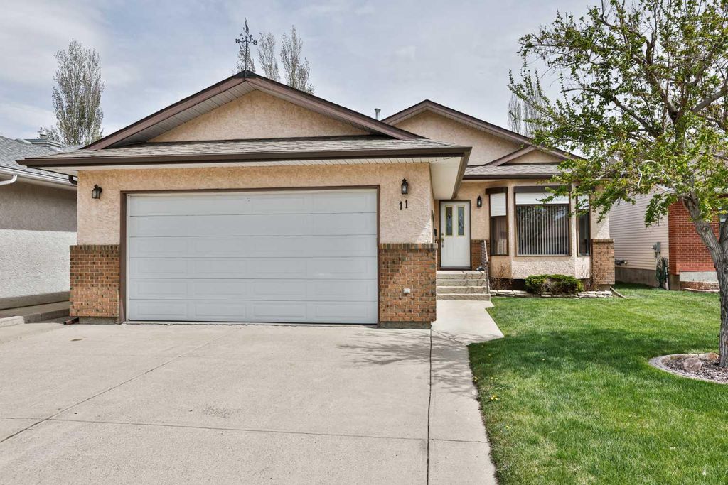 Photo of 11 Cougar Road N, Lethbridge, AB T1H 6H3 (MLS # A2310531)