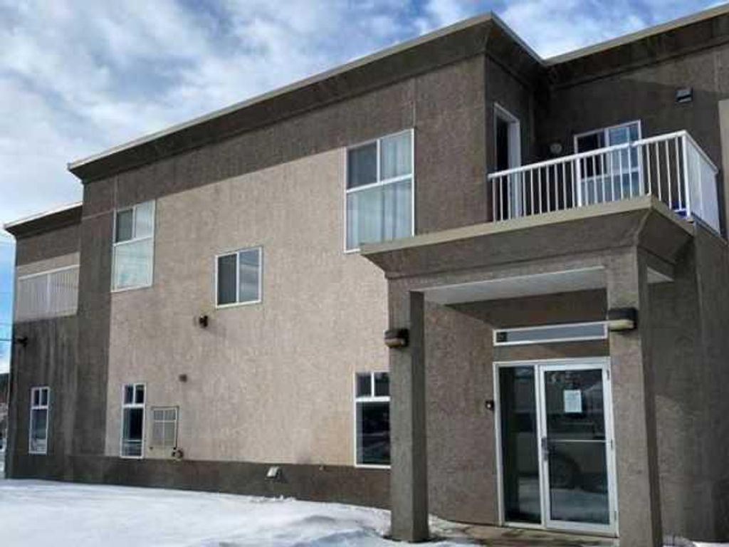 Photo of 10036 99 Street, Peace River, AB T8S 1S3 (MLS # A2291436)