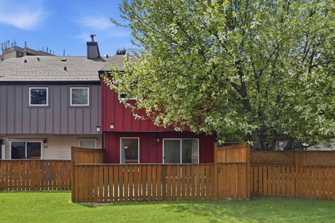 Photo of 4740 Dalton Drive NW #100, Calgary, AB T3A 2H4 (MLS # A2308041)