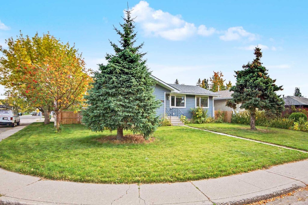 Photo of 2202 35 Street SE, Calgary, AB T2B 0W8 (MLS # A2347291)