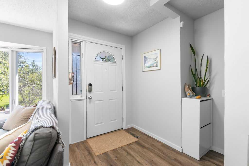 148 Dover Ridge Bay SE