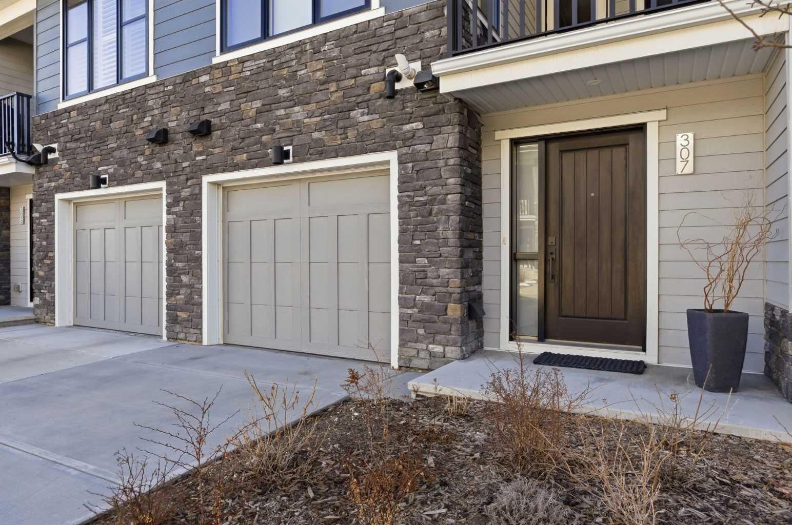 307 Crestridge Common SW