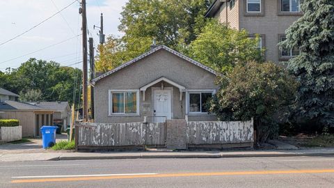 1509 Edmonton Trail NE Calgary AB T2E 3L1