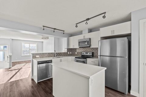 Photo of 4 Evanscrest Gardens NW, Calgary, AB T3P 0S1 (MLS # A2308674)