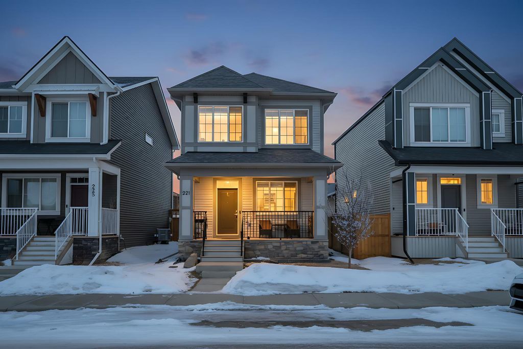 Photo of 221 Ellen Way, Crossfield, AB T0M 0S0 (MLS # A2290979)