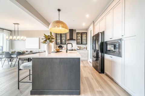 191 Lucas Common NW Calgary AB T3P 2B3