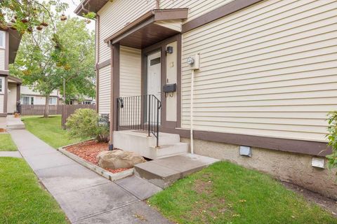 Photo of 115 Bergen Road NW #13, Calgary, AB T3K 1P2 (MLS # A2241706) Photo of 115 Bergen Road NW #13, Calgary, AB T3K 1P2 (MLS # A2241706)