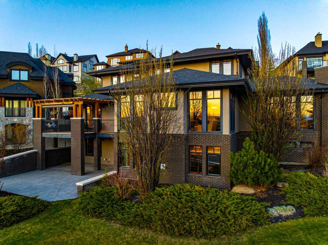 16 Spring Valley Way SW