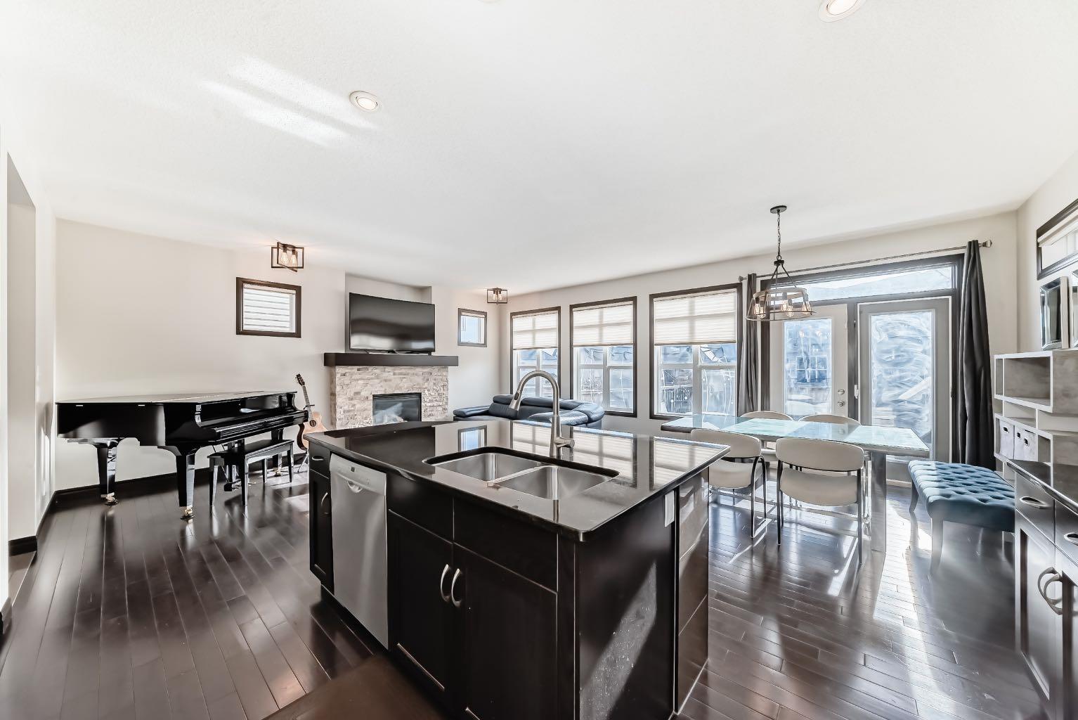 201 Sherwood Heights NW