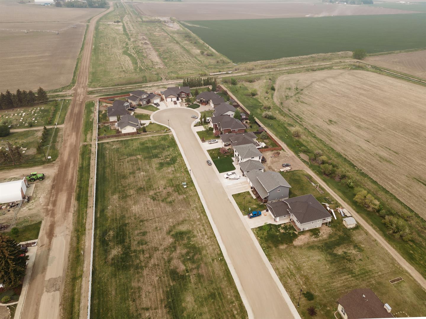 13 Cottonwood Crescent