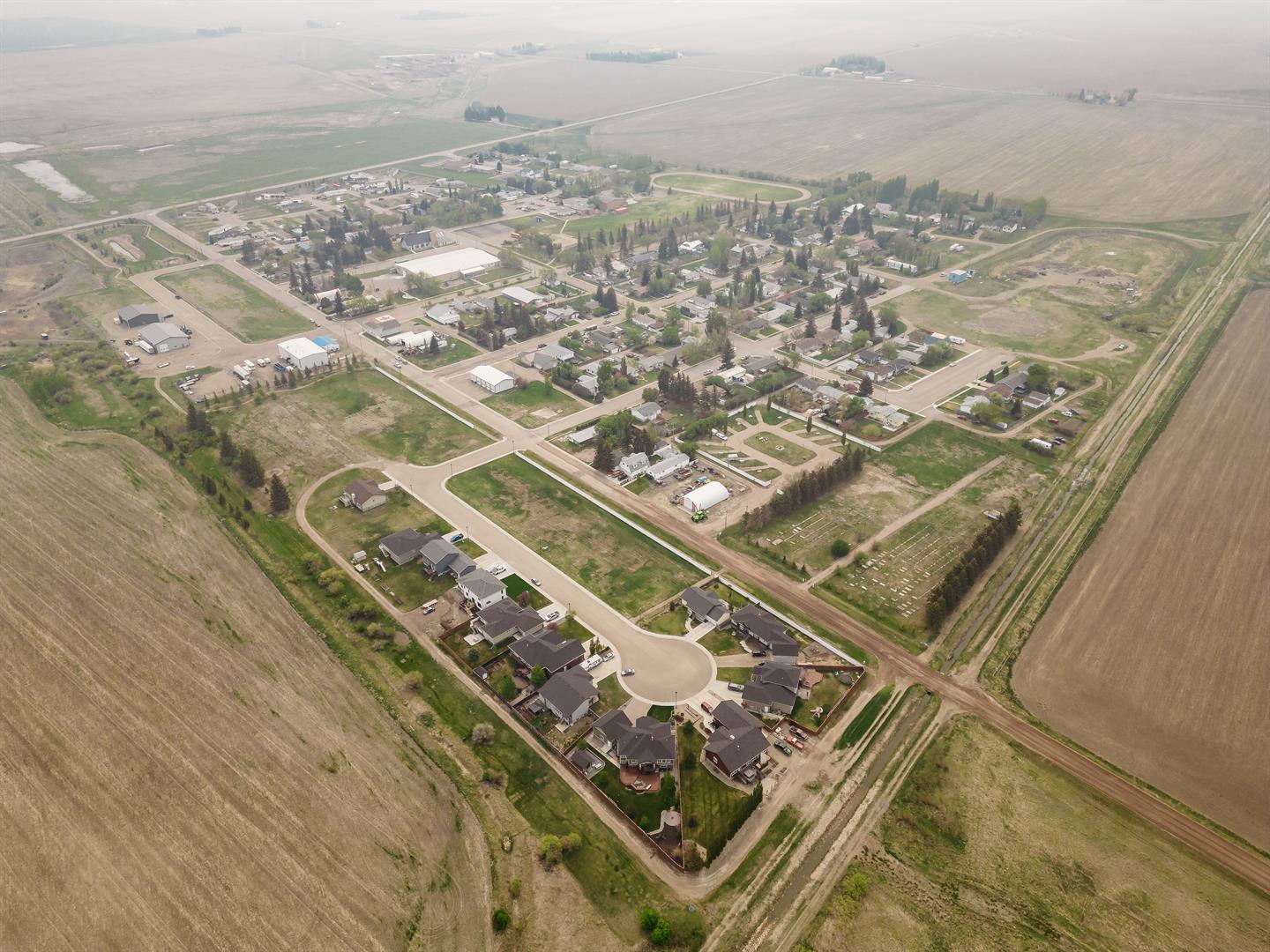 13 Cottonwood Crescent