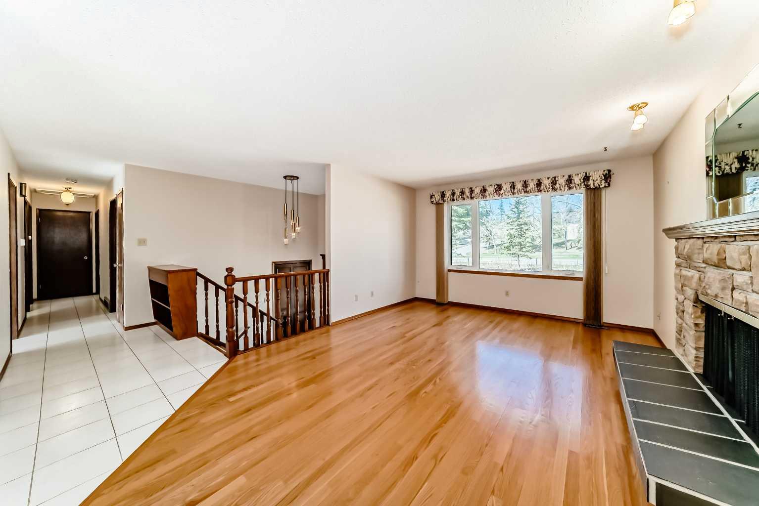 185 Silver Mead Crescent NW