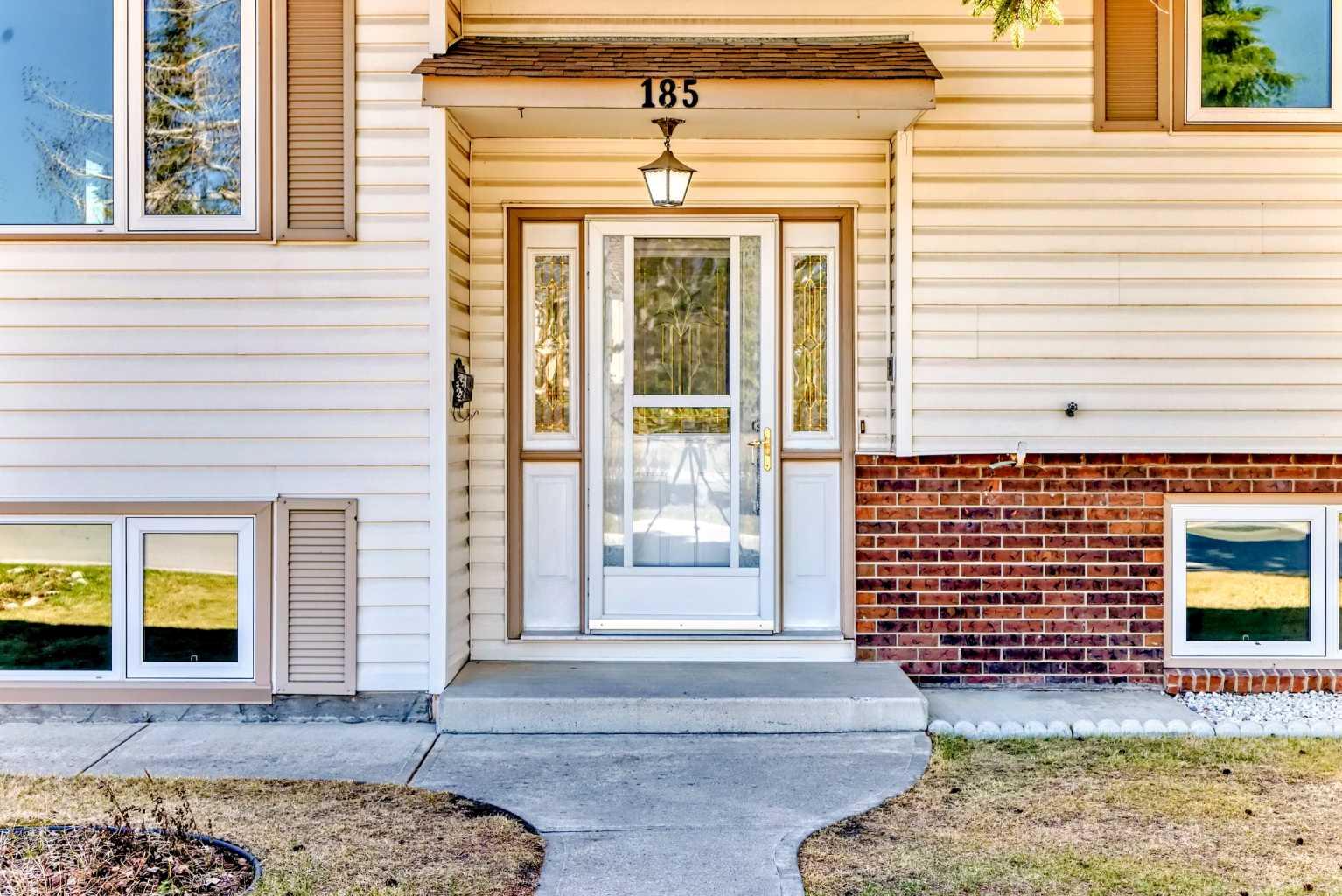 185 Silver Mead Crescent NW