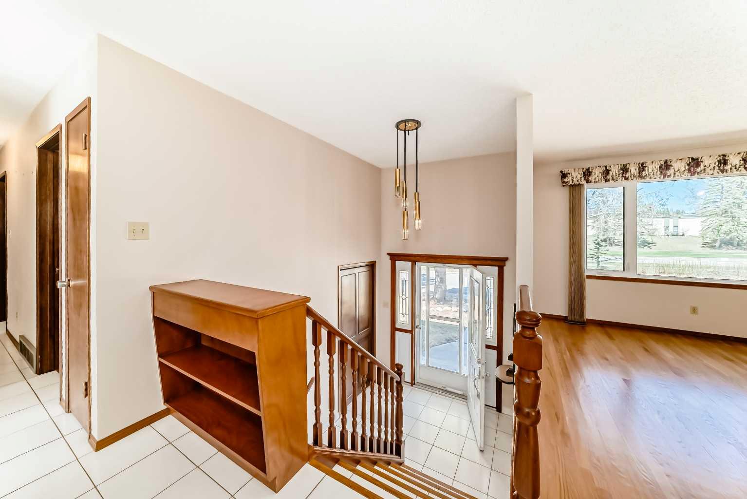 185 Silver Mead Crescent NW