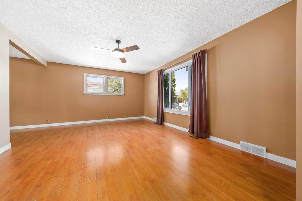 Photo of 227 4 Street SW, Medicine Hat, AB T1A 4E4 (MLS # A2354984)