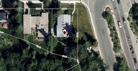 3205 4 Street SW Calgary AB T2S 1Y1