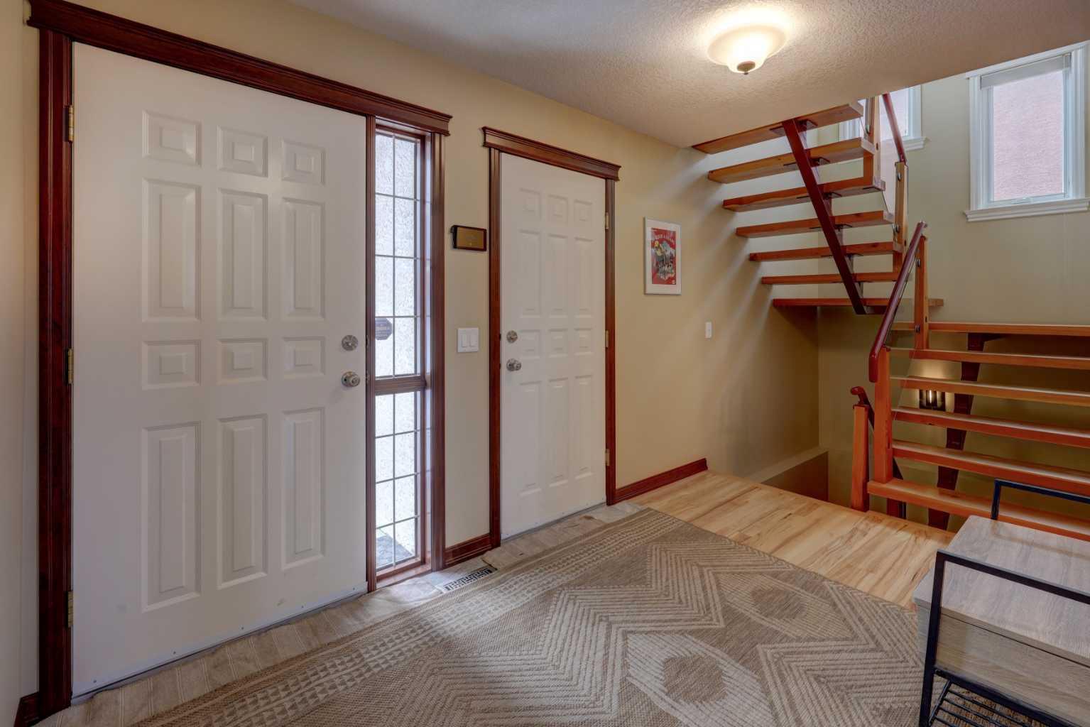 66 Scimitar Point NW